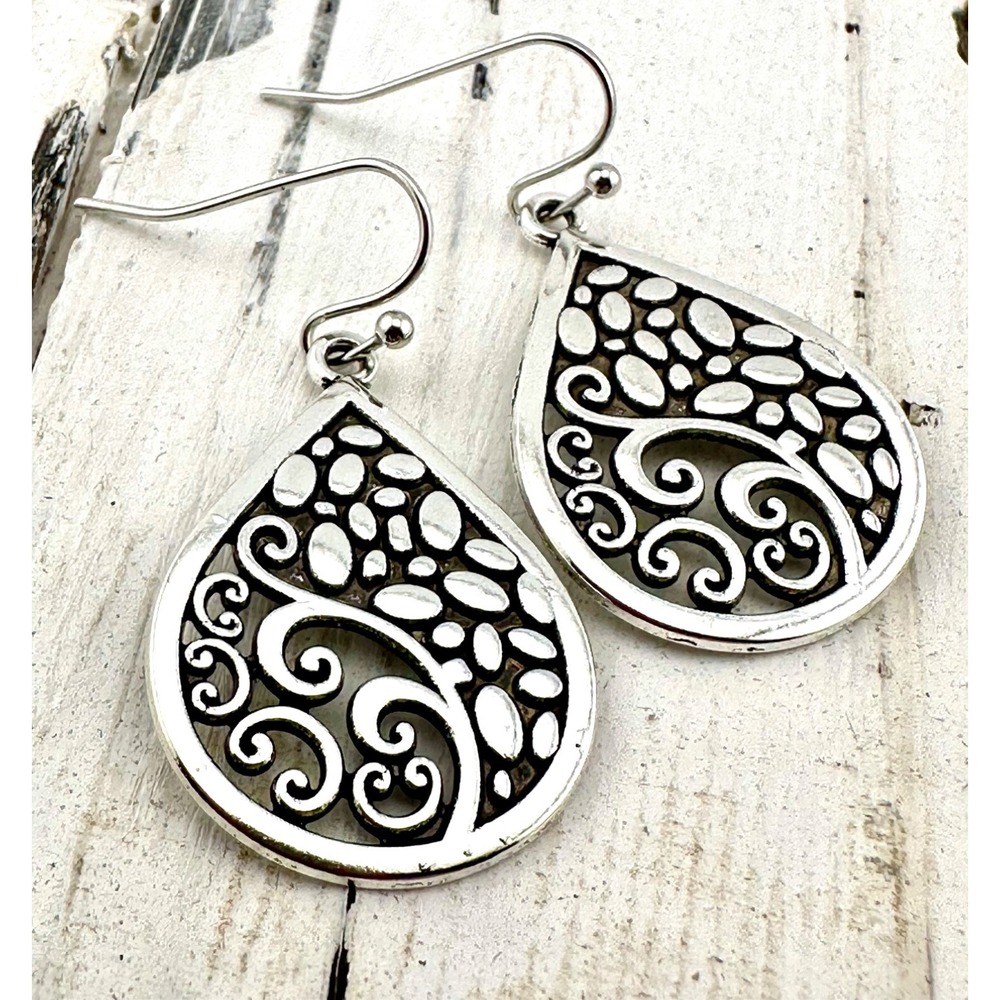 Silver Tone Teardrop Earrings with Filigree and Pebble Stone Details - Picture 2 of 3